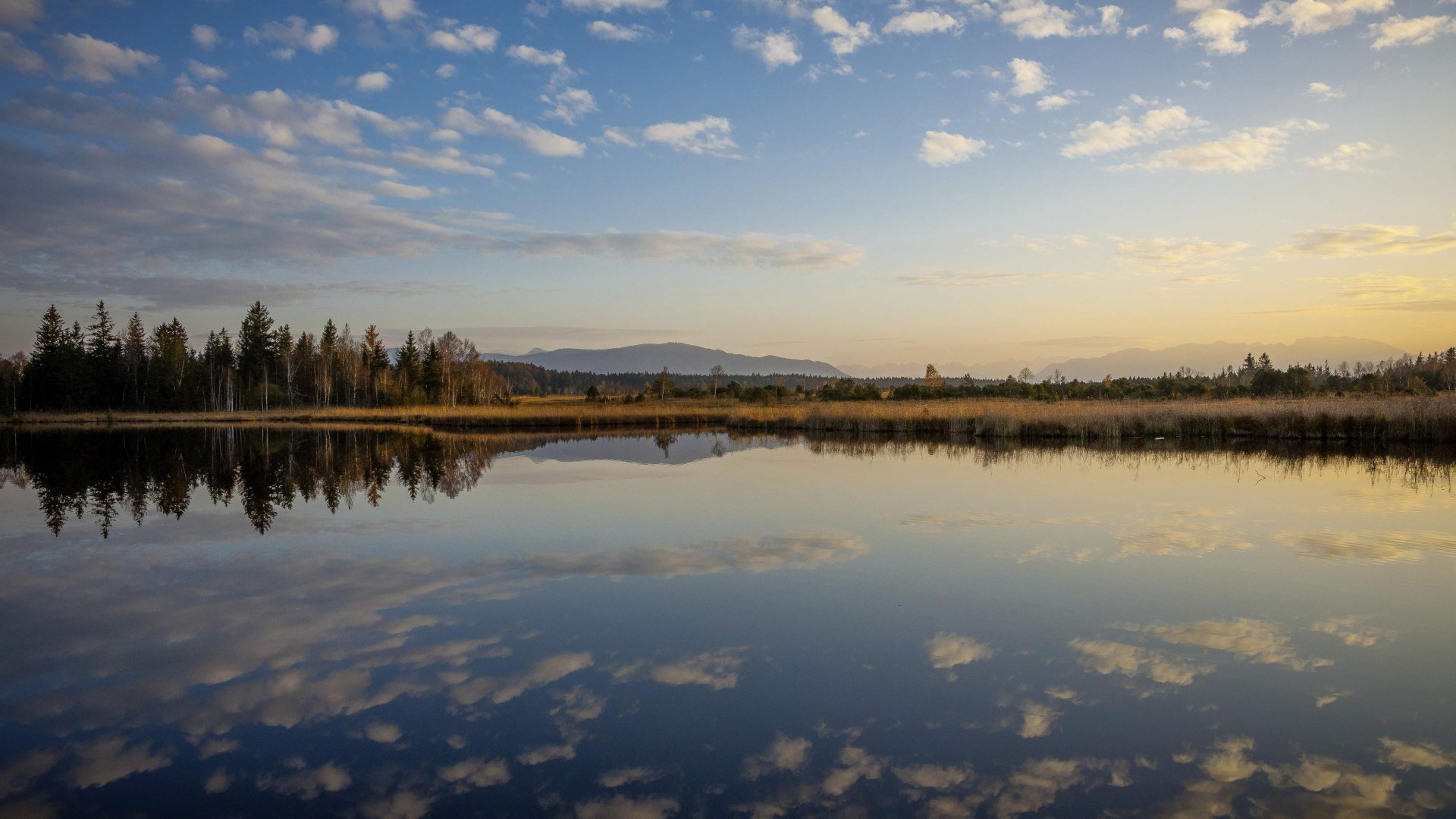 Abschalten und zur Ruhe kommen und wie hier die Abendstimmung am Kirchsee genießen, © Tölzer Land Tourismus / Foto: Josef Gast