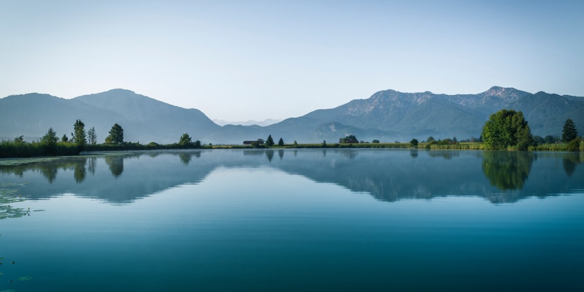 Eichsee zwischen Schlehdorf und Großweil mit Blick auf Jochberg, Herzogstand und Heimgarten, © Tölzer Land Tourismus