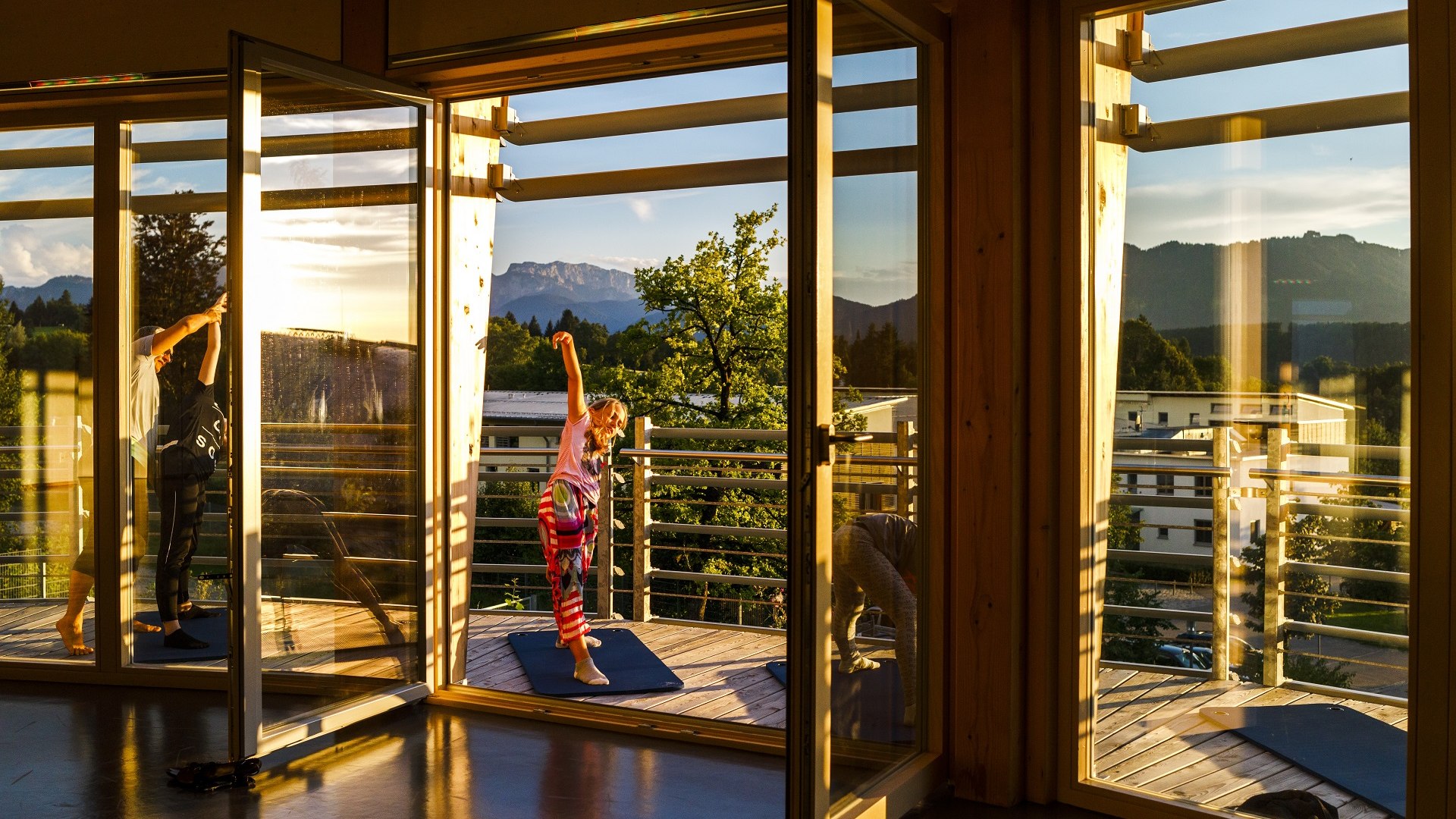 Die emotion-Base bei der Jugendherberge Bad Tölz bietet idelae Bedingungen für Sportangebote mit traumhaftem Ausblick auf die Berge des Tölzer Lands, © Deutsches Jugendherbergswerk Landesverband Bayern e.V.